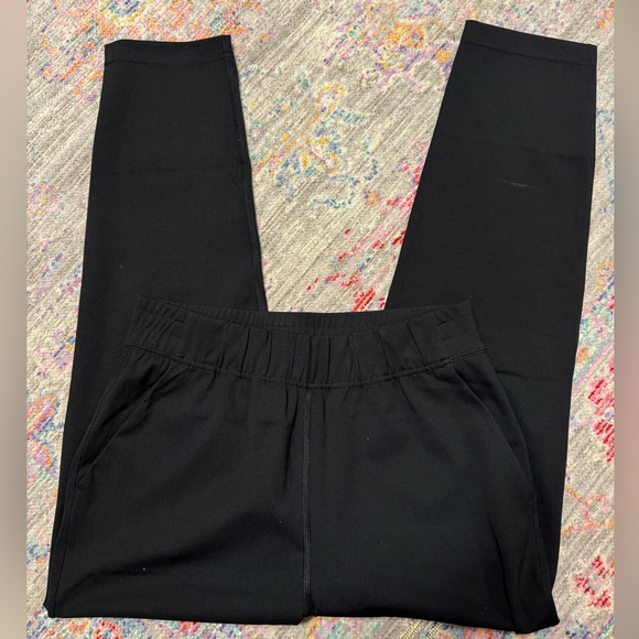 Aritzia The Group by Babaton Weekender Pant - Picture 3 of 4